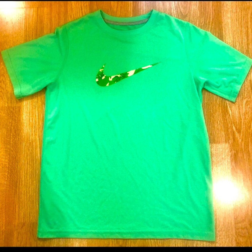 Nike Boys Large Dri-Fit Green Shirt